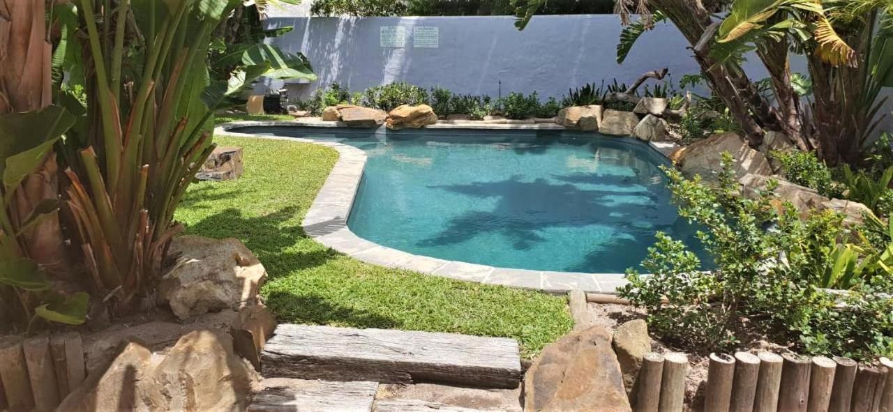 Be My Guest Lodge Bloubergstrand Exterior foto